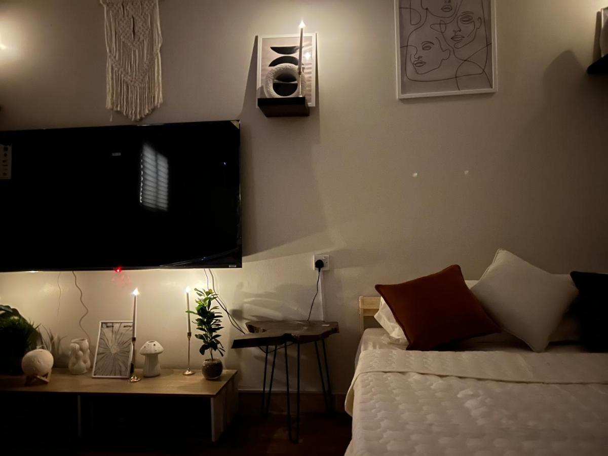 Cozy Studio With Self-entry And Private Entrance Apartment *